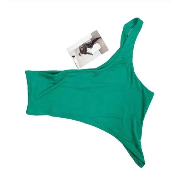 NWT NAKED WARDROBE Smooth Side One Shoulder Emerald Green Crop Top M Athleisure - Picture 6 of 6